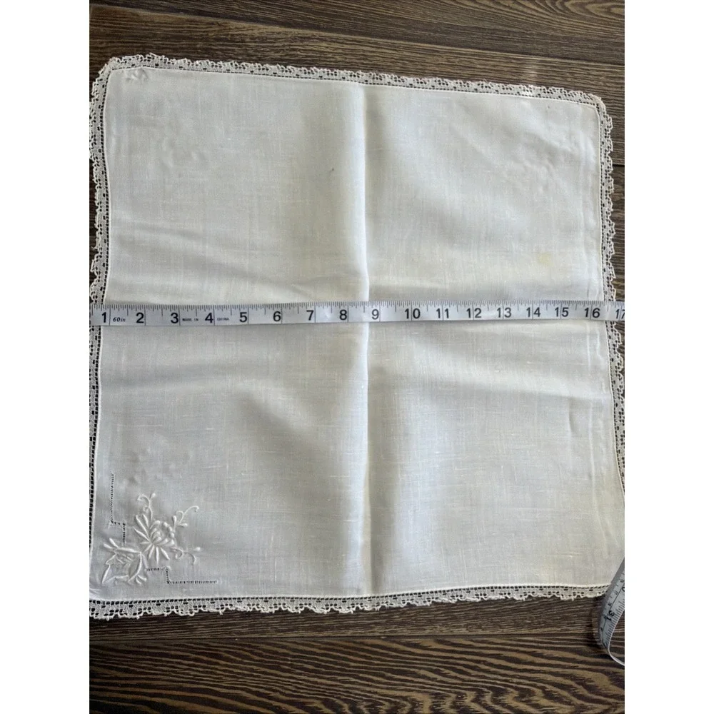 VTG 8 Linen Luncheon or Dinner Napkins White Linen, Beautiful Handmade Lace